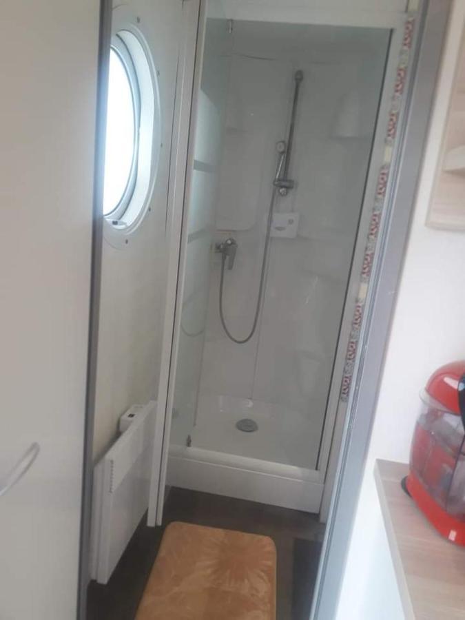 Anne Marie Vous Accueilles Dans Son Logement Familiale Pour 6 Personnes 3 Chambres Confortable Proche D Europa Park A Boofzheim Dans Camping 3 Etoiles Exterior foto